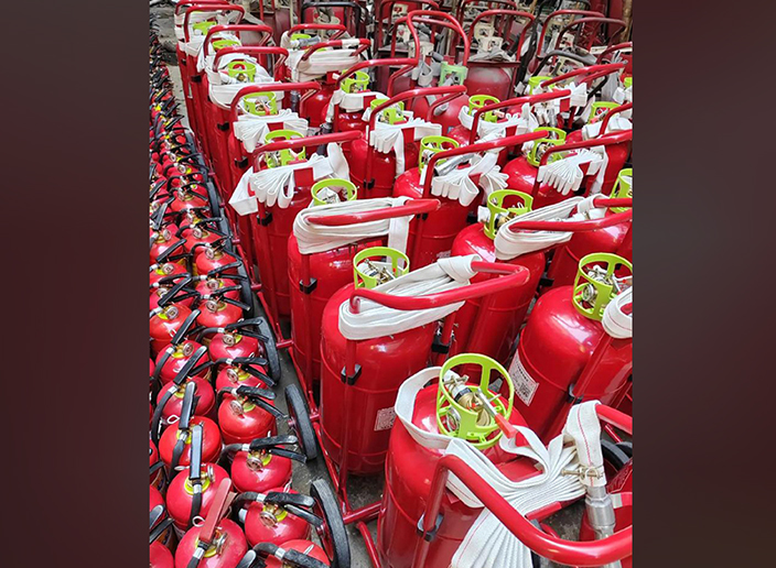 �������z